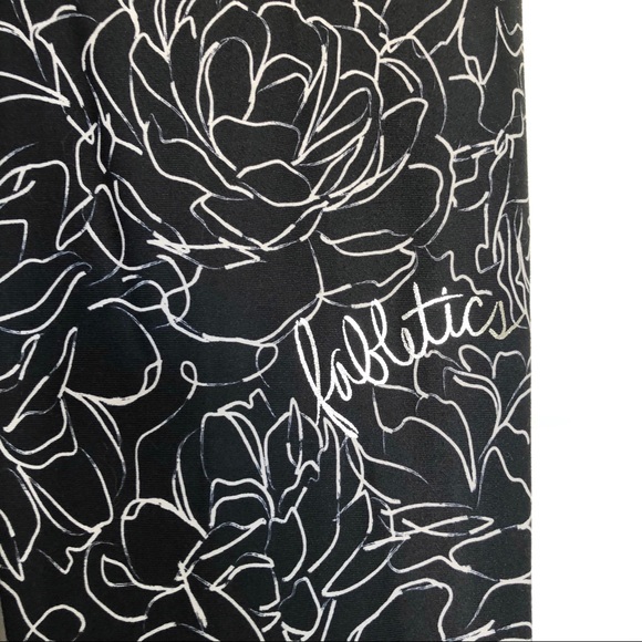 ❌SOLD❌Fabletics Floral Print Salar Leggings - Picture 4 of 6